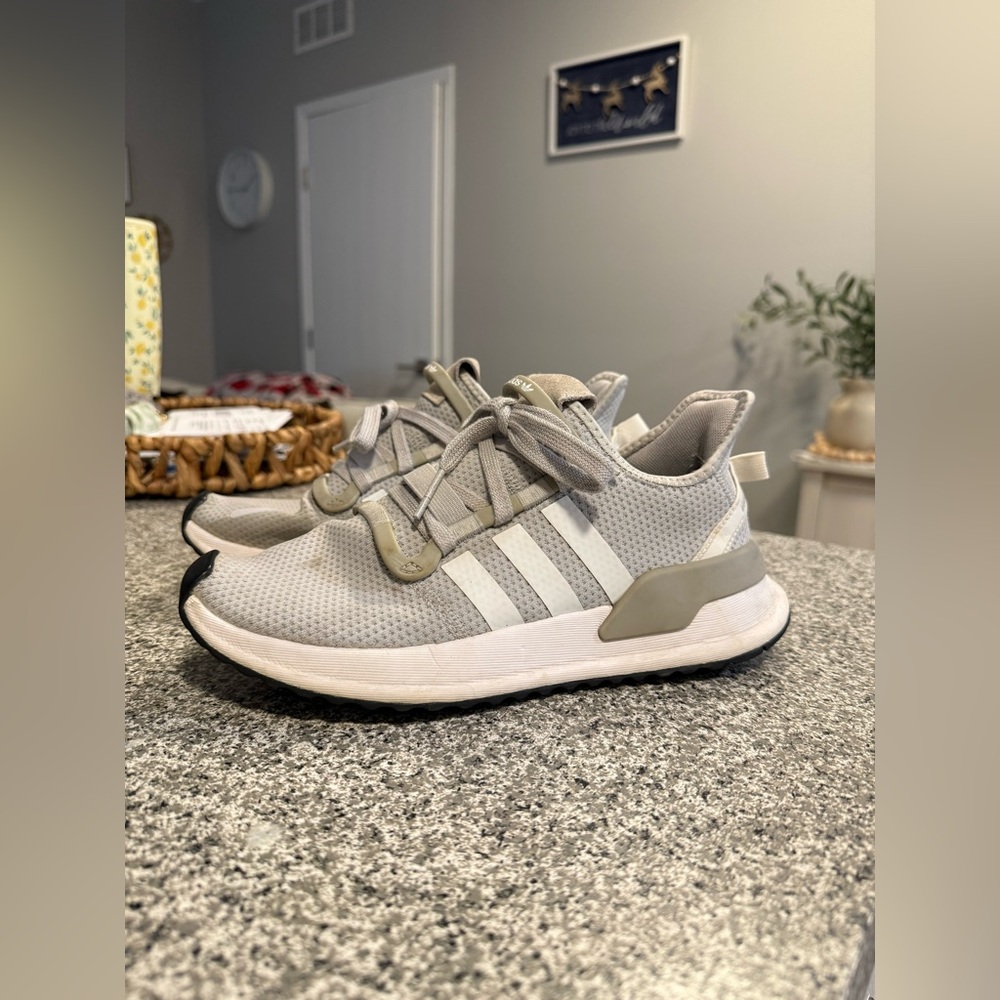 Women’s Adidas Light Gray Running Shoes